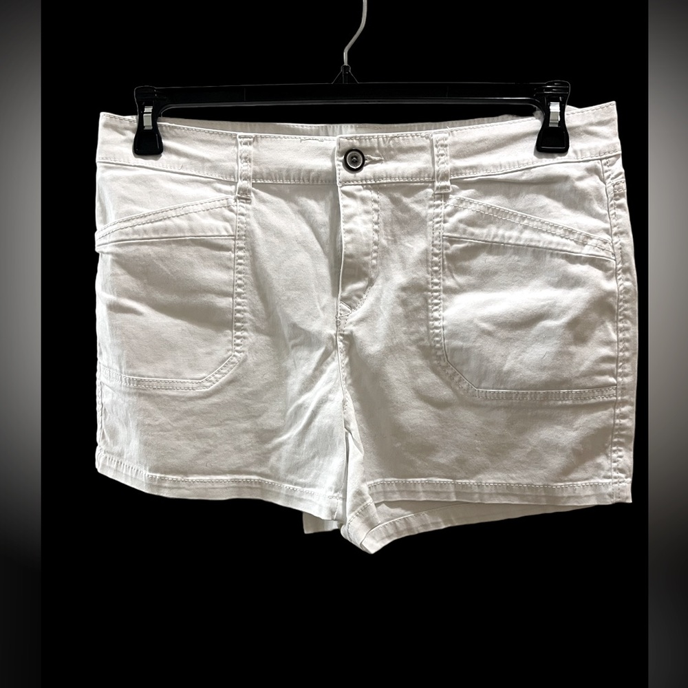 Size 17 Union Bay white shorts